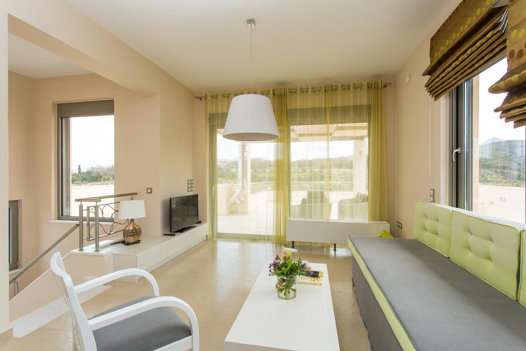 Deluxe Villa Ianthos - Outdoor Hot Tub & Kids Pool Gállos Zewnętrze zdjęcie