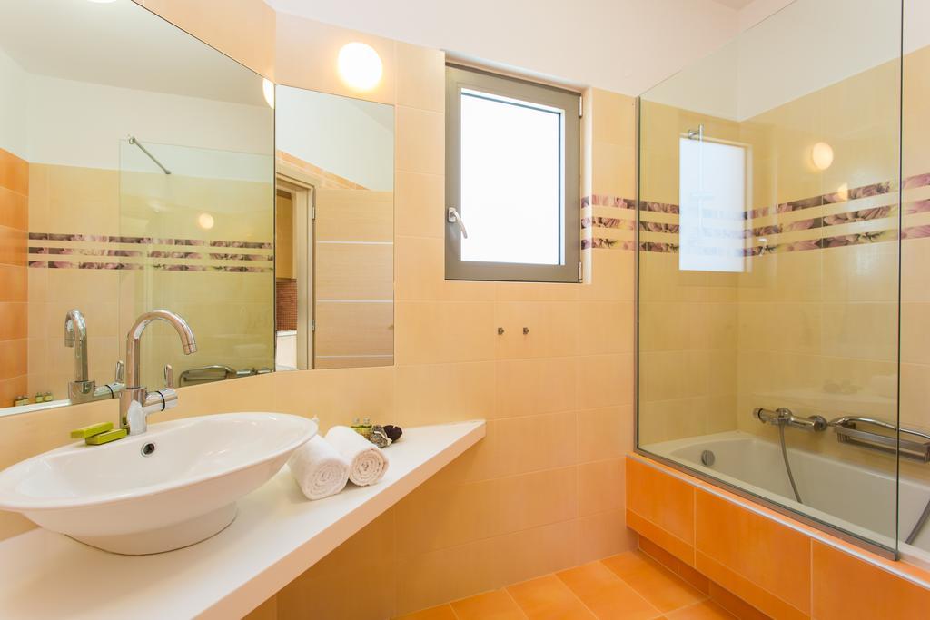Deluxe Villa Ianthos - Outdoor Hot Tub & Kids Pool Gállos Zewnętrze zdjęcie